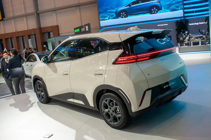 SPKLU, CCS2, BYD Atto 1, Atto 1, Colokan BYD Atto 1 Enak Banget, Bisa Dicas Di Rumah Atau SPKLU Fast Charging