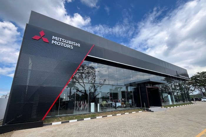 mitsubishi, dealer mitsubishi, mmksi, bengkel resmi mitsubishi, dealer mitsubishi makassar, lokasi dealer mitsubishi, Mitsubishi Buka Dealer Baru di Tanjung Bunga Makassar, Ada Hadiah 50 Buat Konsumen Pertama