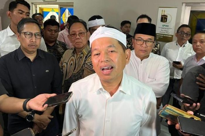 jabar, perbaikan jalan, dedi mulyadi, gubernur jabar, Kang Dedi Mulyadi Jor-joran, Demi Jalan di Jabar Mulus Kucurkan Dana Fantastis