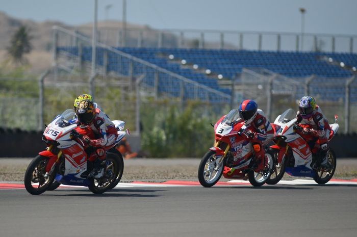 andi gilang, andi farid izdihar, astra motor racing team, balap nasional, Mandalika Racing Series, Modal CBR250RR dan CBR150R, Astra Motor Racing Team Amankan 3 Podium di 3 Kelas Mandalika Racing Series