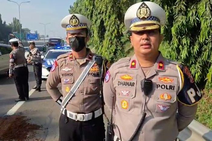 truk, kecelakaan truk, tronton, Kompol Dhanar, Terseret 6 KM, Truk Elpiji Tabrak Tronton, Begini Awal Kejadiannya