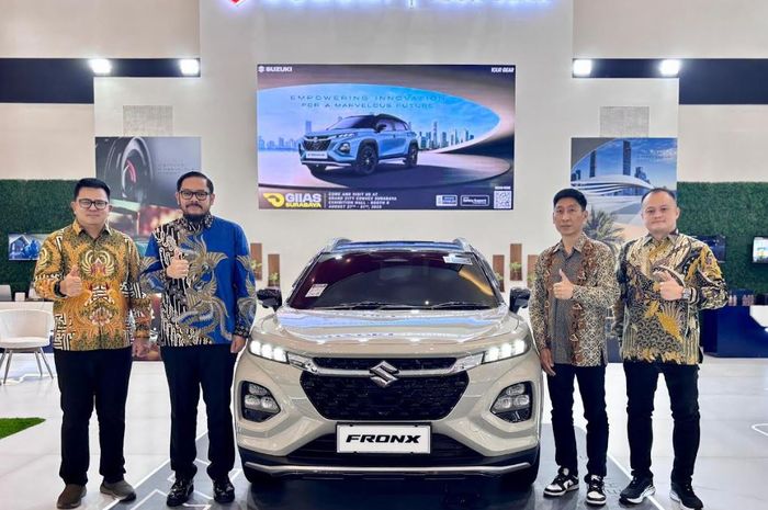 suzuki, pt suzuki indomobil sales, giias, united motors center, GIIAS Surabaya 2025, Banjir Promo dan Hadiah Menarik, Suzuki Hadirkan Marvelous Deals di GIIAS Surabaya 2025