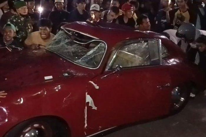 Porsche 356, Ahmad Sahroni, Porsche 356 Coupe, Tuksedo Studio Bali, Tuksedo Studio, Kondisinya Mengenaskan, Ini Spek Porsche 356 Ahmad Sahroni yang Digebukin Massa