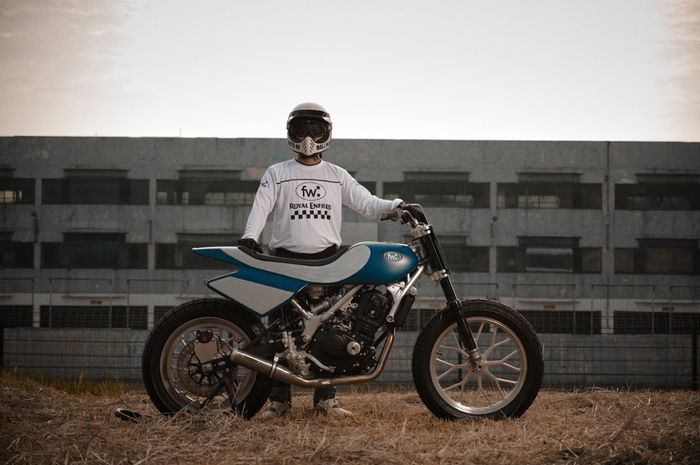 royal enfield, motor custom, Royal Enfield Guerrilla 450, Groove FT 450, Meriahkan Custom War 2025, Royal Enfield Pamer Groove FT 450 Hasil Kolaborasi dengan Front Wheel Motors