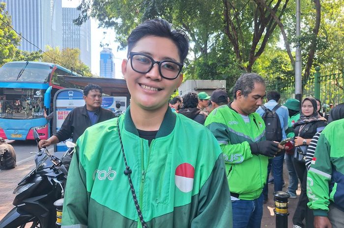 ojek online, Penghasilan Ojek Online, Ojol Rp 10 Juta Per Bulan, Ojek Online Wanita, Pendapatan Ojol Rp 10 Juta, Menggiurkan, Wanita Pengendara Ojek Online Ini Bongkar Cara Dapat Rp 10 Juta per Bulan