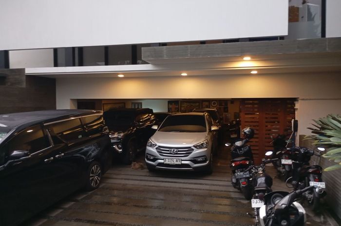 Pajak, pajak kendaraan, pajak progresif, Pajak Progresif Jawa Barat, Pajak Koleksi Mobil, Orang Kaya di Jabar Catat, Segini Tarif Pajak Koleksi Mobil Lebih dari Satu