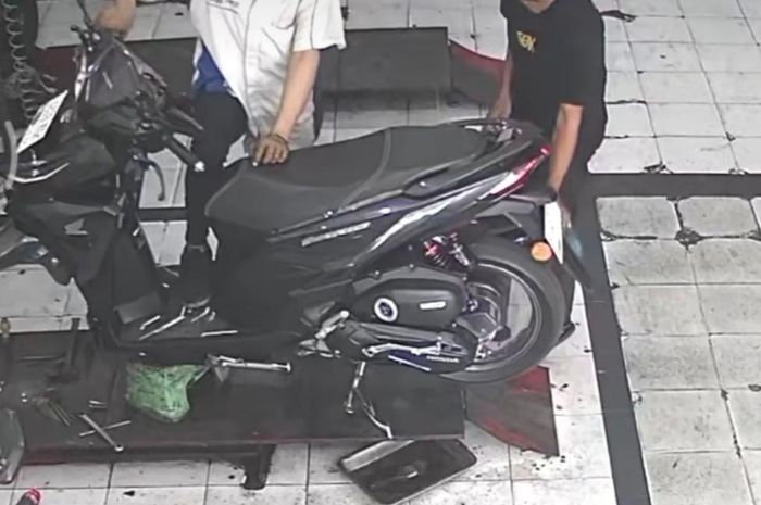 honda vario, upgrade CVT, geber, blok cvt pecah, CVT Skutik Pecah Saat Digeber Hampir Memakan Korban, Mekanik Bengkel Spesialis Angkat Bicara