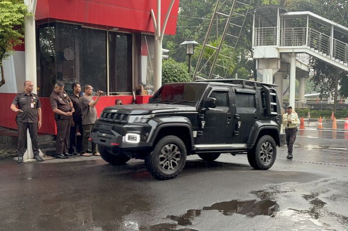 baic bj40, Immanuel Ebenezer, Mobil Immanuel Ebenezer, Mercy W206, Noel Ebenezer, Dua Mobil Noel Ebenezer Mercy W206 dan BAIC BJ40 Terendus KPK, Disita Setelah Disembunyikan Anak