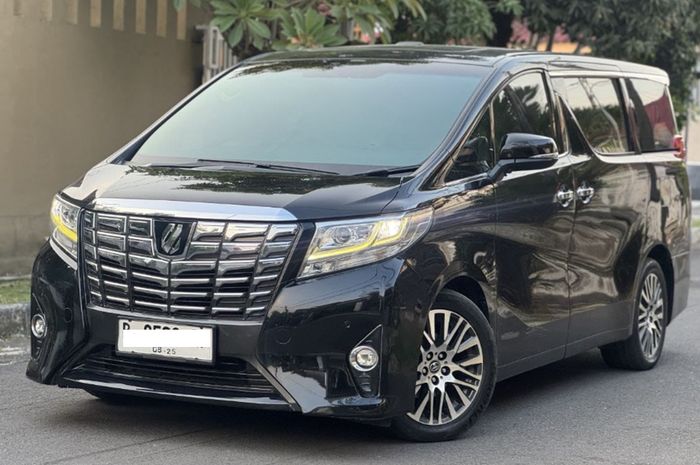 toyota alphard, alphard bekas, harga mobil bekas toyota alphard, mobil bekas toyota alphard, Toyota Alphard 2015, Garade 88, Kesan Mobil Pejabat Nempel, Harga Mobil Bekas Toyota Alphard Bisa Ditawar