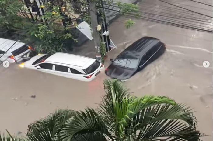Pasar Mobil Bekas di Bali Diprediksi Amblas, Banjir Bandang Beri Dampak Serius