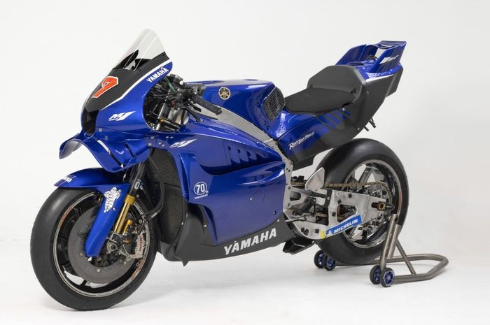 MotoGP, Andrea Dovizioso, yamaha yzr m1, augusto fernandez, yamaha yzr m1 v4, m1 v4, Senjata Baru Yamaha MotoGP Muncul, YZR M-1 Mesin V4 Siap Balapan Minggu Ini