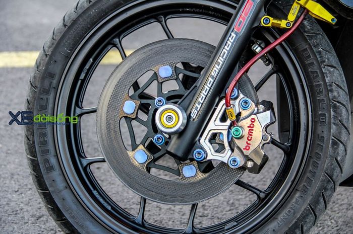 karbon, rem blong, cakram motor, Cakram Karbon Motor MotoGP, cakram karbon, Ini Alasan Pakai Cakram Karbon Buat Motor Harian Bikin Rem Rawan Blong