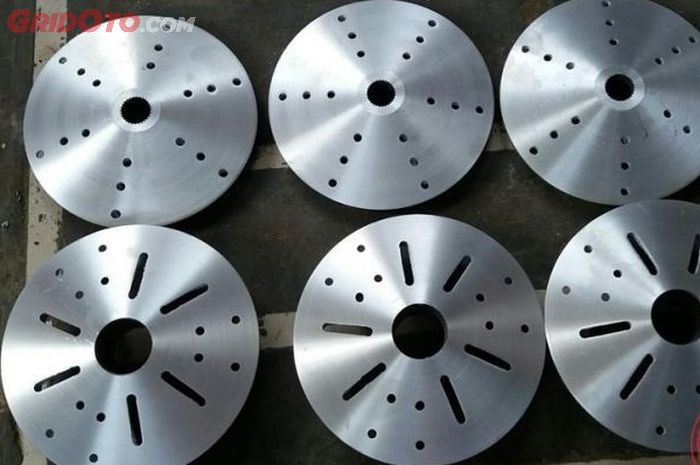 motor matic, pulley, pulley aftermarket, modifikasi pulley depan, Anak Muda Bisa Senyum, Ini Efeknya Bolongin Pulley Depan Motor Matic
