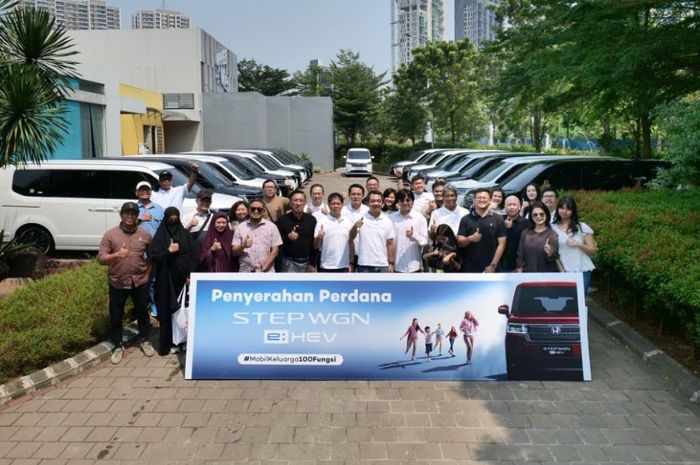 Honda Step WGN e:HEV, Harga Honda Step WGN, GIIAS 2025, Step WGN, mobil baru giias, Akhirnya Honda Step Wgn e:HEV Dikirim ke Konsumen, Kepo Mau Test Drive? Hari Ini Masih Bisa di GIIAS 2025