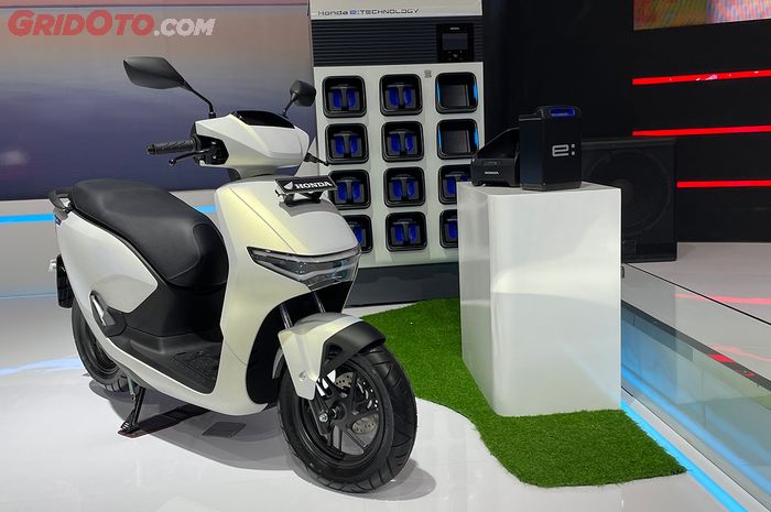motor listrik, Honda CUV e:, CUV e:, oli motor listrik, perawatan honda cuv e:, oli Honda CUV e:, Halo Pemilik Honda CUV e:, Jangan Lupa Motor Lsitrik Ini Wajib Ganti Oli, Pakainya Tipe Ini