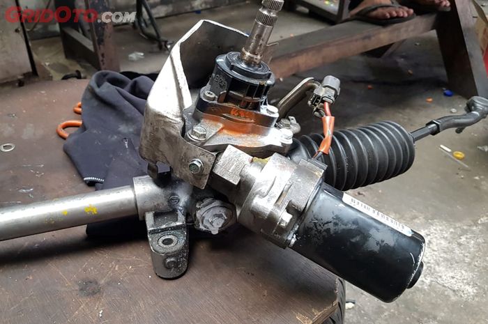 setir, komponen, power steering elektrik, Oblak, pinion gear, Cek Power Steering Elektrik Sudah Mulai Oblak, Begini Caranya