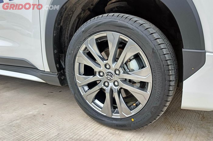 ban bridgestone, harga ban bridgestone, ban innova zenix, ban innova zenix hybrid, Roda Kencana Ban, Daftar Harga Ban Bridgestone Innova Zenix, Mau Tipe Irit, Touring hingga Semi Offroad Ada