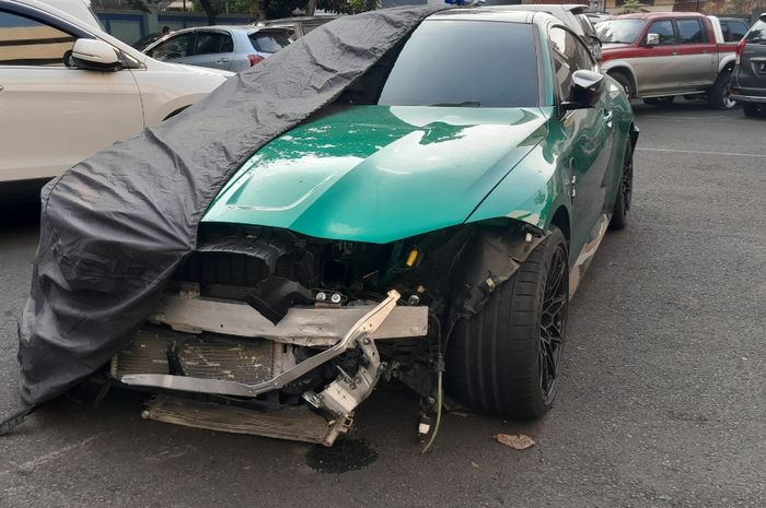 kecelakaan, trotoar, dishub, laka lantas, tabrak trotoar, Mobil Tabrak Beton Lagi Ramai, Siapa yang Ganti Kerugian? Ini Kata Dishub