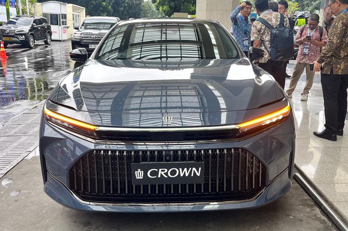 toyota, crown, toyota indonesia, PT Toyota Motor Manufacturing Indonesia, kendaraan hidrogen, Kesiapan Toyota Sambut Era Kendaraan Hidrogen, Training SDM Sampai Bangun Fasilitas