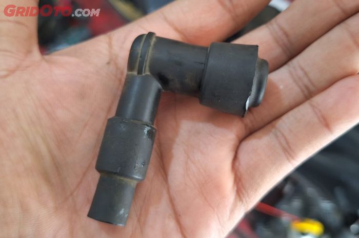 motor bekas, cop busi, cop busi rusak, cop busi motor, ciri cop busi rusak, gejala cop busi rusak, Cop Busi Motor Bekas Kesayangan Rusak? Waspadai Gejala Ini, Bahaya Banget