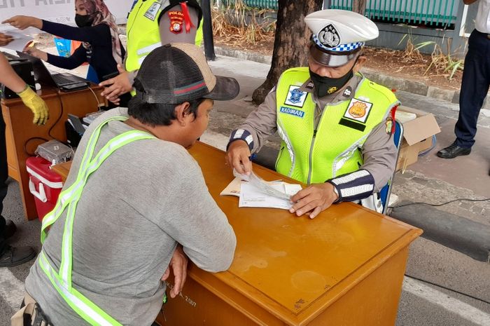tilang, denda tilang, sidang tilang, titip denda tilang, Denda titipan, Blangko Tilang, Tanpa Sogok Polisi, Begini Solusi Selesaikan Tilang di Luar Kota Tanpa Hadiri Sidang