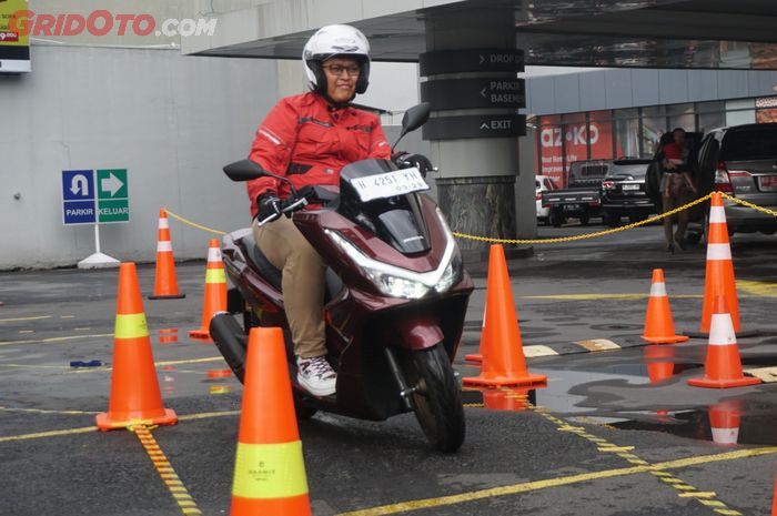 ban motor, motor bekas, penyebab ban habis sebelah, ban habis sebelah, Penyebab ban motor habis sebelah, ban motor habis sebelah, penyebab ban motor matic habis sebelah, Pantas Saja Ban Motor Matic Botak Sebelah, Beberapa Hal Ini Penyebabnya