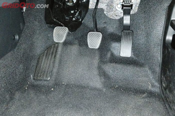 mobil bekas, Cara bawa mobil transmisi manual, cara bawa mobil, cara bawa mobil manual, cara yang benar bawa mobil manual, gimana cara yang benar bawa mobil manual, tips cara bawa mobil manual, cara bikin kampas kopling awet, Begini Cara Bawa Mobil Manual Yang Benar Agar Kampas Kopling Awet