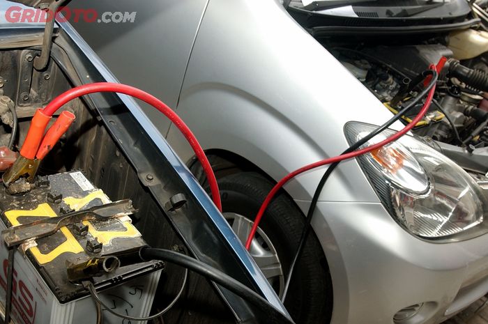 mobil bekas, aki mobil, penyebab aki tekor, kenapa aki tekor, penyebab mobil jarang dipakai aki tekor, mobil jarang dipakai aki tekor, Penyebab Mobil Bekas Jarang Dipakai Tapi Aki Malah Jadi Tekor