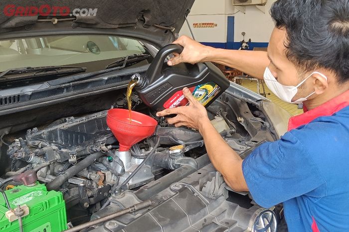 mobil bekas, oli mesin, oli mobil, oli mesin mobil, pompa oli, pompa oli mobil, Ini Sebabnya Pompa Oli Mesin Mobil Bisa Jebol Dampak Oli Gak Sesuai