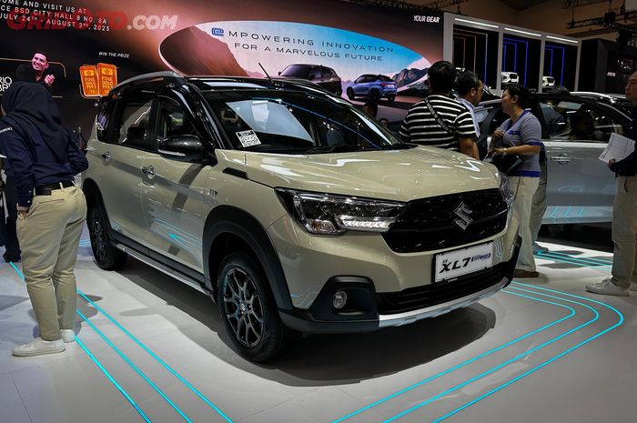 penjualan suzuki, Suzuki XL7, Suzuki Fronx, GIIAS 2025, SUV Produksi Indonesia XL7 dan Fronx Jadi Primadona Suzuki, Ini Alasan Konsumen Jatuh Cinta