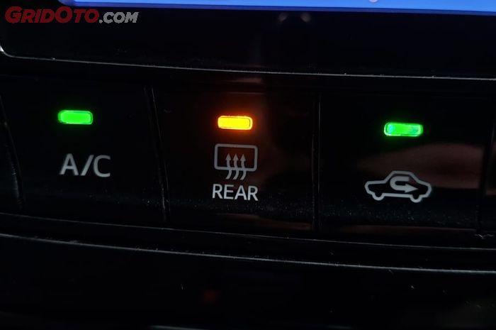 mobil, hujan, kaca, berembun, Ini Cara Mudah Mengatasi Kaca Mobil yang Berembun Ketika Hujan