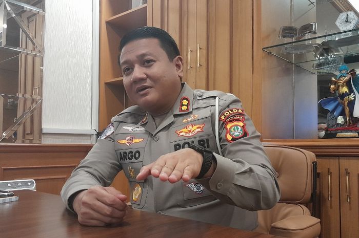 tilang, ambulans, ambulan, ETLE, Wadirlantas Polda Metro Jaya, Ambulan Kena Tilang ETLE, Wadirlantas : Tinggal Konfirmasi Nanti Dianulir