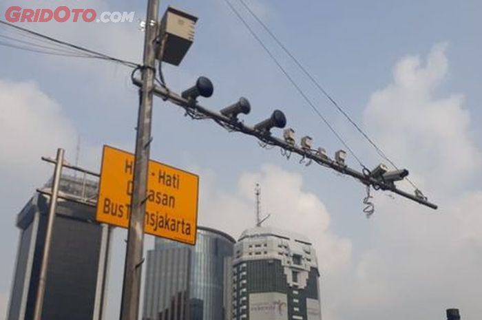kaca film, tilang elektronik, ETLE, korlantas polri, Ternyata Ada Kaca Film Gak Mempan ETLE, Aturan Ini Dikeluarkan Polisi