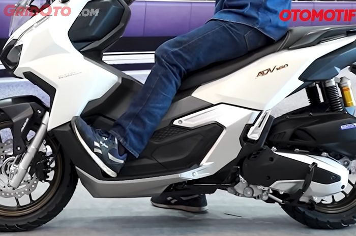 motor, safety riding, posisi kaki, Astra Motor Sumatera Selatan, Banyak yang Belum Paham, Ternyata Kaki Ini yang Harus Turun saat Motor Berhenti