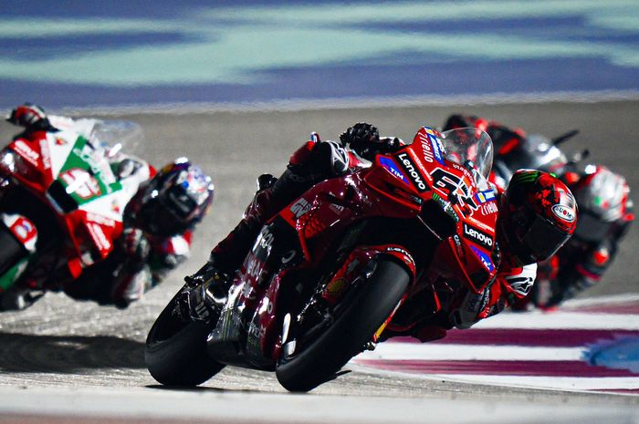 MotoGP, Ducati, Davide Tardozzi, pecco bagnaia, Waduh Kok Malah Jadi Begini, Bos Ducati Sindir Pecco Bagnaia Jangan Manja