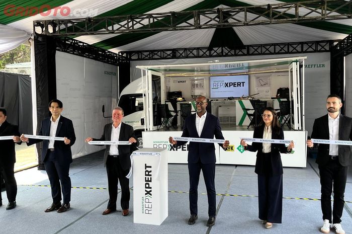 mekanik, Schaeffler, Training Van, REPXPERT Mobile Technical Training Van, Enggak Pelit Ilmu, Schaeffler Hadirkan Truk Khusus untuk Melatih Mekanik
