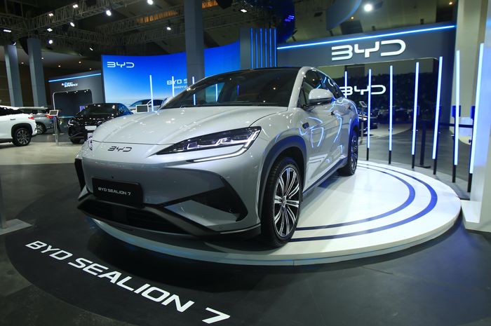 Promo, Dealer BYD, BYD M6, BYD Sealion 7, Beli Mobil Dapat Bonus Segini Banyak? Cek Promo Gila dari BYD