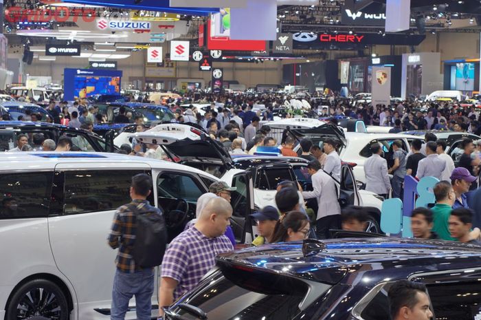 mobil baru, gaikindo, perang harga, GIIAS 2025, Perang Harga Mobil Baru Makin Gila-gilaan, GAIKINDO Bilang Begini