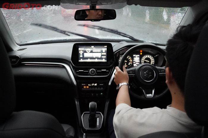 musim hujan, mobil bekas, risiko mobil kehujanan dibiarkan, dampak mobil kehujanan dibiarkan, mobil kehujanan dibiarkan, Risiko Mobil Habis Kehujanan Dibiarkan, Bisa Sebabkan Masalah Ini