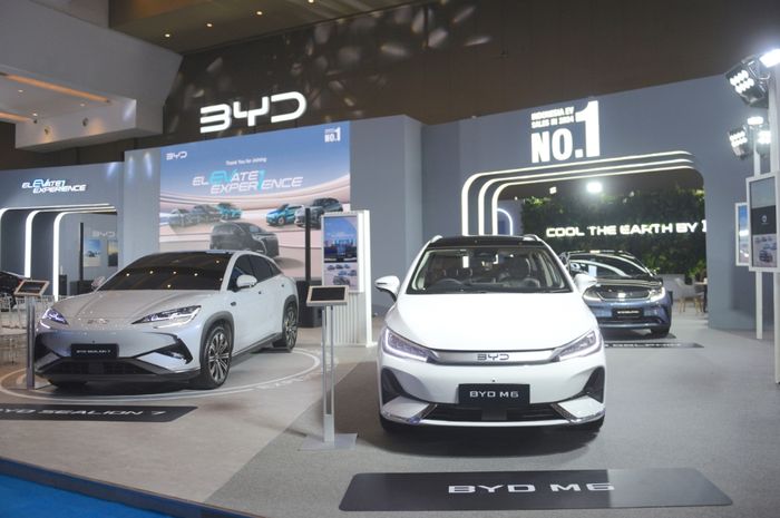 mobil listrik BYD, BYD Motor Indonesia, Penjualan BYD, denza, BYD Kuasai 50 Persen Penjualan Mobil Listrik Nasional, Segini Jumlahnya