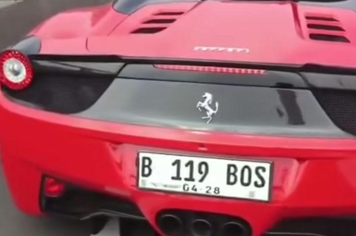 pelat nomor, tilang, Ferrari, operasi patuh jaya 2025, Reaksi Warganet Lihat Ferrari Tak Punya Dudukan Pelat Depan Kena Tilang