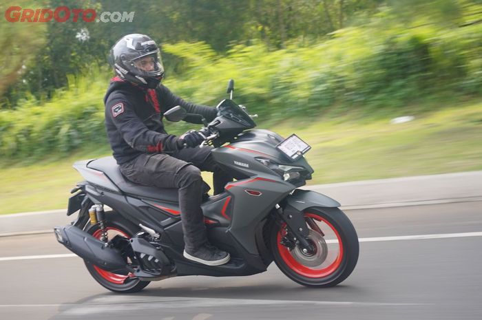 yamaha nmax turbo, Yamaha Aerox Turbo, Aerox turbo, Aerox Turbo VS NMAX Turbo, Mana Yang Akselerasinya Lebih Kencang?