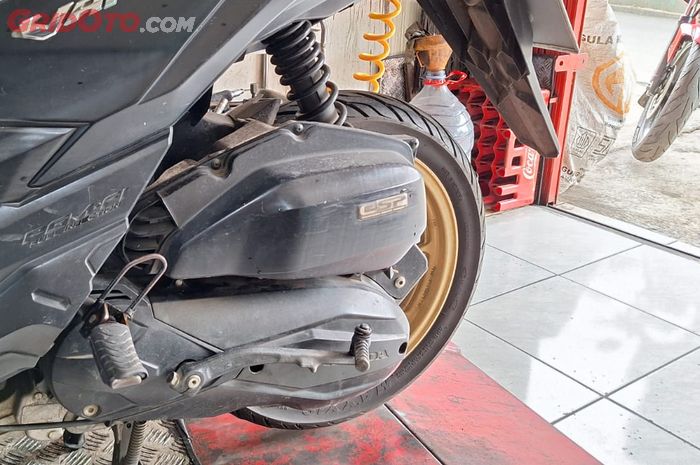 motor matic, sokbreker motor, cara bikin empuk sokbreker, bikin empuk sokbreker, cara bikin empuk sokbreker motor, cara bikin empuk sokbreker motor matic, sokbreker motor matic, bikin empuk sokbreker motor matic, Baru Tahu, Ternyata Begini Cara Bikin Empuk Sokbreker Bawaan Motor Matic
