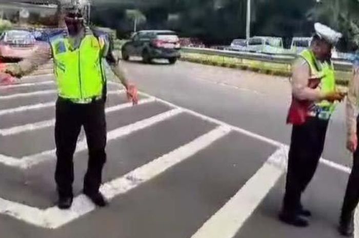 tilang, operasi patuh, polisi pungli, Pungli Polisi, Pengaduan Polisi Pungli, Simpan Nomor Ini, Lapor Ke Situ Jika Temukan Polisi Pungli Selama Razia Operasi Patuh