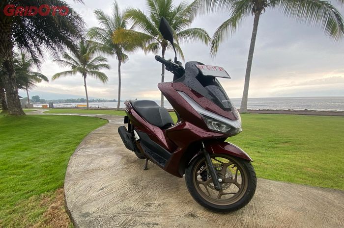windshield, touring, honda pcx 160, pcx 160, windshield pcx 160, touring pcx 160, Resep Bikin Honda PCX 160 Makin Proper Diajak Touring Jauh, Pasang Part Ini