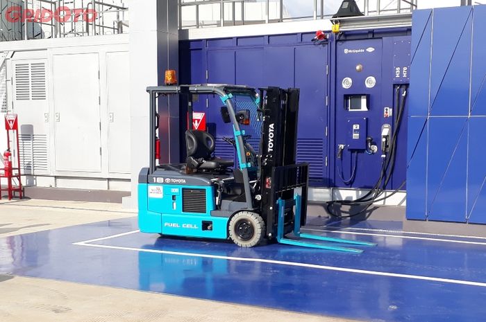 mobil hidrogen, toyota mirai, Fuel Cell Electric Vehicle (FCEV), Mobil hidrogen Toyota, Bukan Cuma Mobil Penumpang, Bahan Bakar Forklift dan Truk Dibikin Hidrogen Sama Toyota
