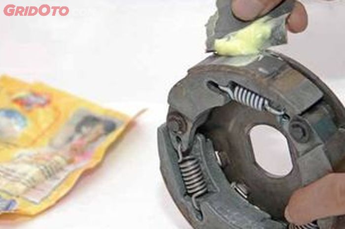 motor matic, kampas ganda, kampas ganda motor matic, motor matic selip, kampas ganda motor matic selip, Cara Ampuh Hilangkan Selip Kampas Ganda Motor Matic Pakai Sabun Colek