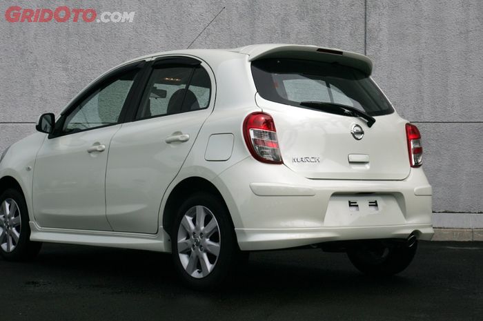 nissan march, harga mobil bekas, nissan march bekas, mobil bekas nissan march, Tidak Kehujanan dan Kepanasan, Nissan March Bekas Sekarang Harganya Tinggal Segini