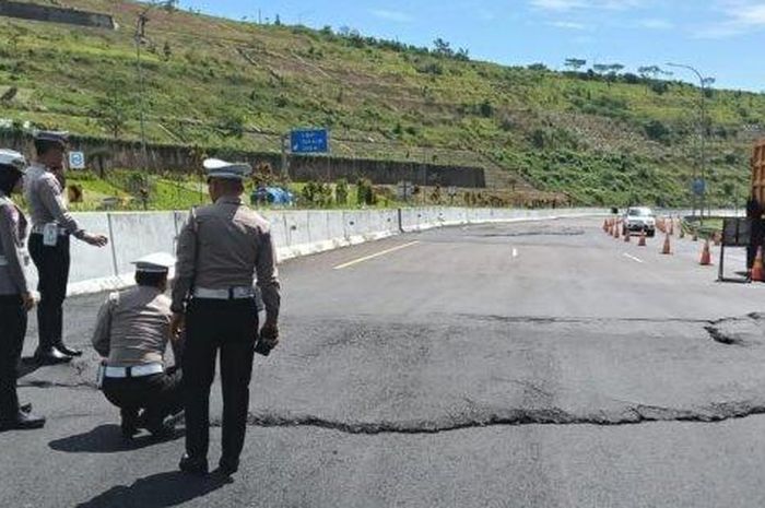 tol cisumdawu, Kapolres Sumedang, Cisumdawu, ruas Jalan Tol, Pergeseran Tanah, Dihantui Pergerakan Tanah, Ruas Tol Cisumdawu Terancam Ditutup?
