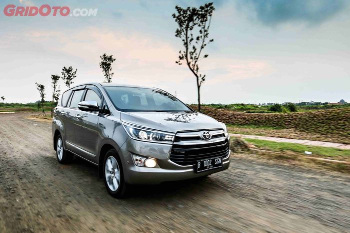 toyota, Kijang Innova, pt toyota-astra motor, innova reborn, kijang innova zenix, Penjualan Innova Reborn Kalahkan Zenix, Benarkah Unitnya Stok Lama?